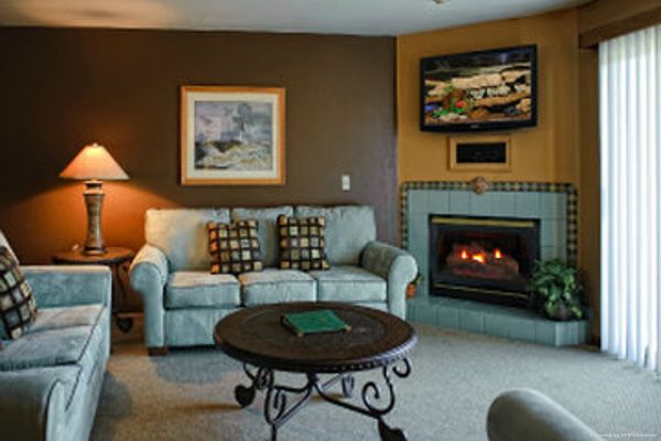 Hotel THE COVE OF LAKE GENEVA (Hebron)